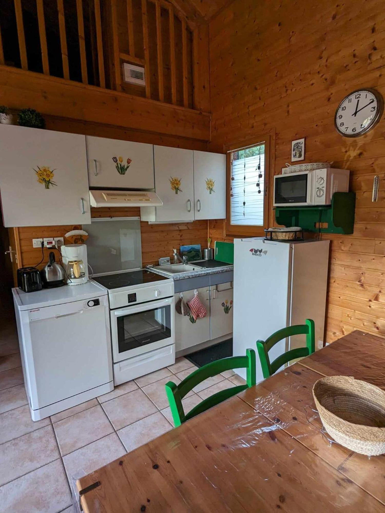 Les Chalets De La Vigne Grande Сен-Флорет Экстерьер фото